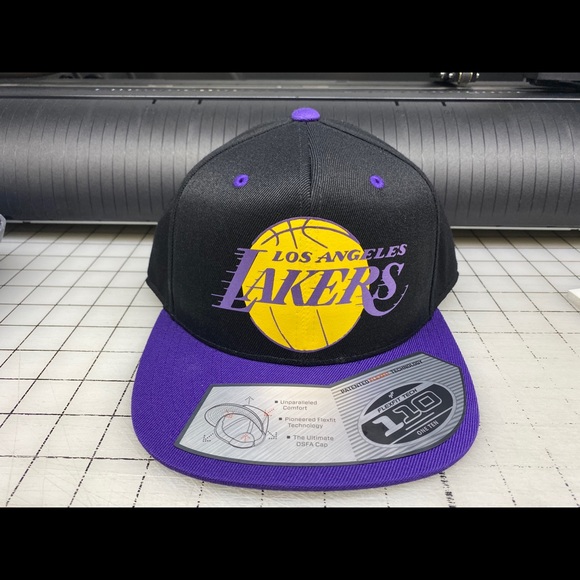 Copy- Lakers hat - Picture 8 of 9